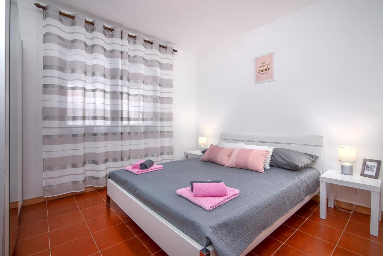 Apartment Palma Pula Exteriör bild