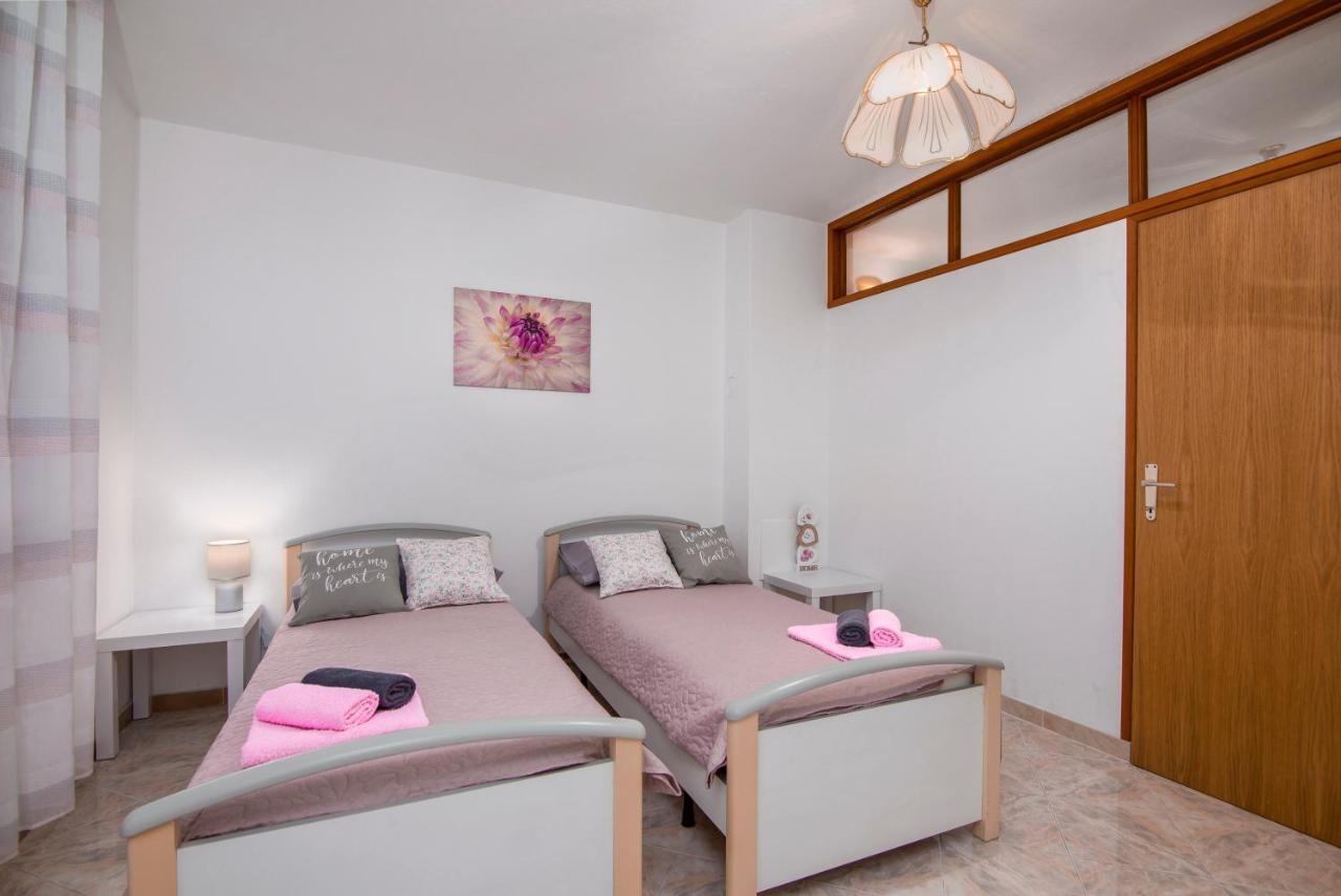 Apartment Palma Pula Exteriör bild