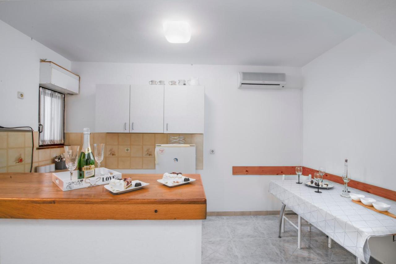 Apartment Palma Pula Exteriör bild