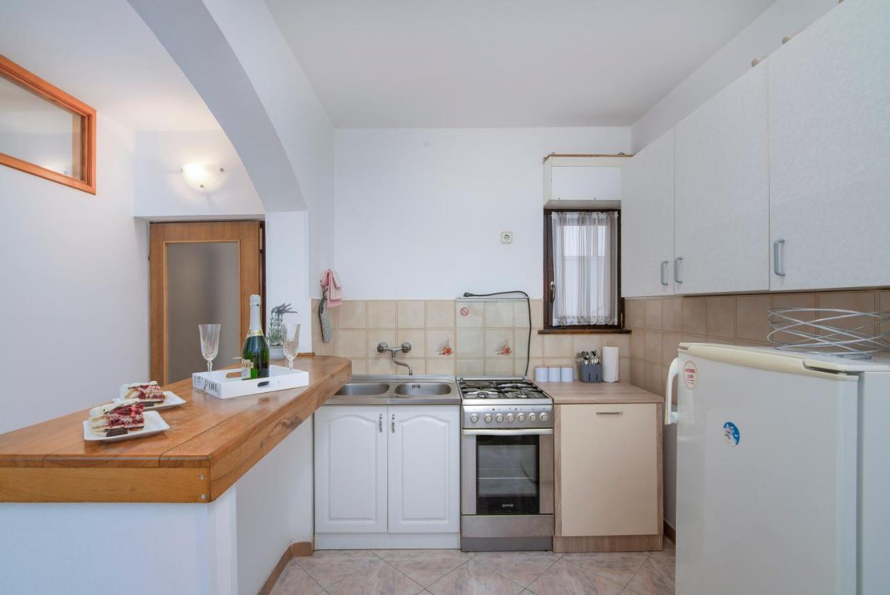 Apartment Palma Pula Exteriör bild